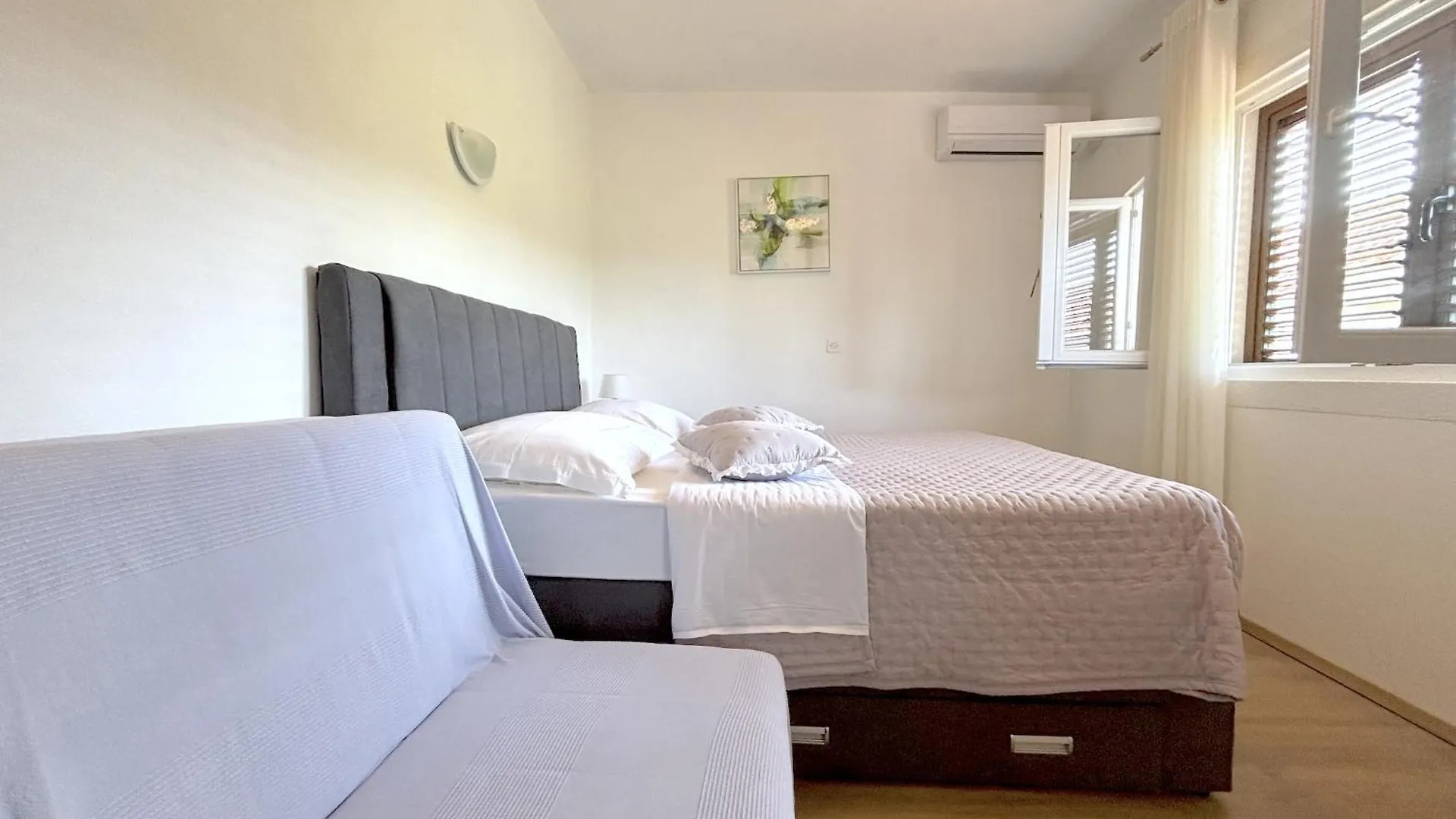 Apartments Venilia Lukoran 0*,  Croácia